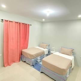 Serenity Condo, готель у місті Piarco