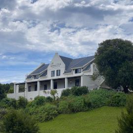 Stilbaai River Lodge, viešbutis mieste Stil Bėjus