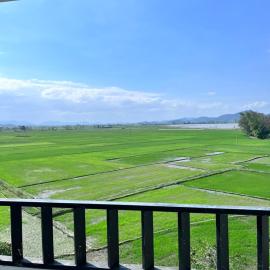 Lak View hotel, hotel em Lien Son