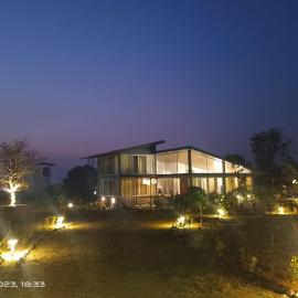 Ebonystays The Glasshouse, hotel in Tala