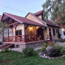 Iriški san, hotel u gradu Irig