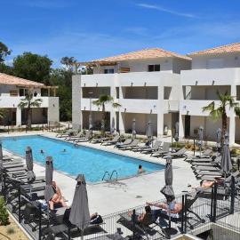 Viesnīca Superbe appartement vue mer terrasse couverte face à la mer N190 pilsētā Linguizzetta