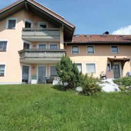 Ferienhof Hofmann, hotel em Böbrach