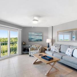 Tropical Getaway w/Private Beach 1 BD Condo, ξενοδοχείο σε Tavernier