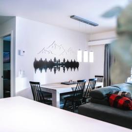 Absolutely Revy - Ground Level Condo in Revelstoke, Hotel in Revelstoke