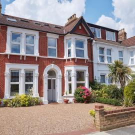 Beechhill House - London Holiday Home, hotell i Eltham