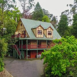 Mountain Lodge、マウント・ダンデノンのホテル