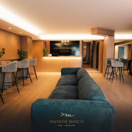 Anemone Bianco Suite Rooms, hotel din Passo del Tonale