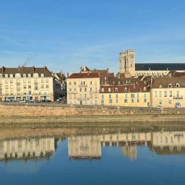 Appartement avec magnifique vue sur la Saône et son balcon