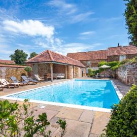 Ivy Farm 8, hotel a Grimston