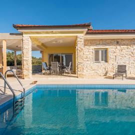 Awesome Home In Mandre