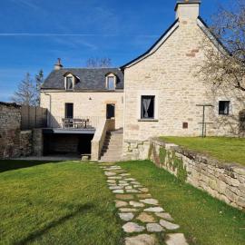 Le Coustouzet - Gîte 10 personnes Bozouls, hotel in Bozouls