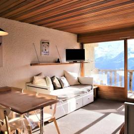 Studio cabine au pied des pistes avec balcon et ascenseur à Auris en Oisans - FR-1-297-154