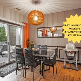 Family Fun Retreat w Toys & Games Sleeps 10, hotel sa Duluth