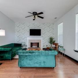 Tupelo Two Story - Near Savannah, I95, and Airport (Sleeps 8), hotel in Savannah