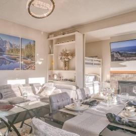 Mountain Escape sleeps 10 Guests in this 3BD 2BT Top Floor Condo with Mountain View