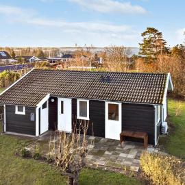 2 Bedroom Stunning Home In Vordingborg, hotel i Vordingborg