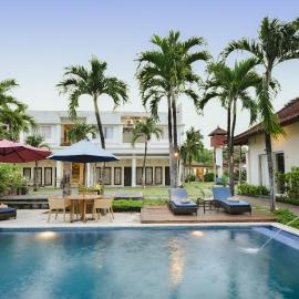 Bali Breezz Hotel, хотел в Джимбаран