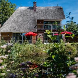 Hello Holidays Residenz - Haus Wasser - Penthouse - Sauna - Parkplatz, hotel in Bad Zwischenahn