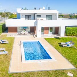 Villas Novochoro - Large Garden- Heatable Pool by DreamvillasAlbufeira