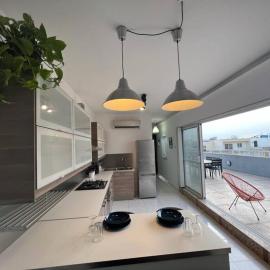 Penthouse with Immense Outdoor Area, hotell sihtkohas Naxxar