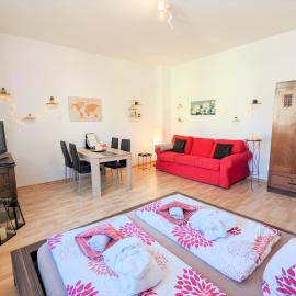Urlaubsmagie - Ferienwohnung Uferhang - Sauna & Saisonaler Pool - UO1, hotel v destinácii Sebnitz