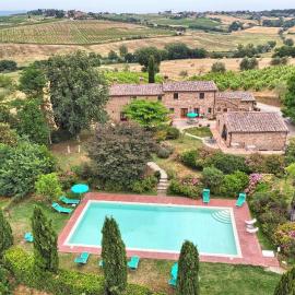 Agriturismo I Fuochi, hotel em Valiano