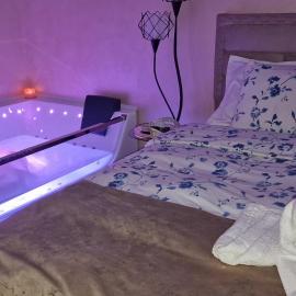 Petroşani में, होटल All In Jacuzzi Apartment