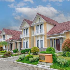 Hotel Griya Katarina, מלון בAmbarawa