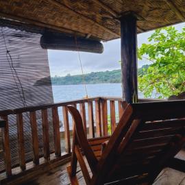 Shey's Travellers Inn, hotel in Mambajao