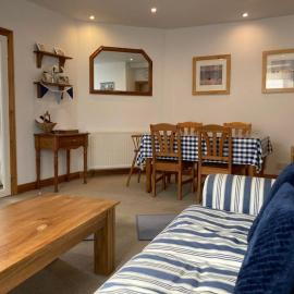 Tenby Cottage with Parking โรงแรมในเท็นบี