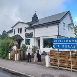 Stop at The Cross, ξενοδοχείο σε Borås