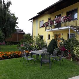 Monteurwohnung mit 2 Schlafzimmern, hotel v destinaci Creglingen