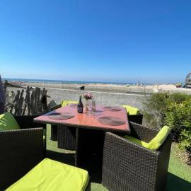 The Sea Front-T3 facing the seacanal with air conditioning, hotel in Palavas-les-Flots