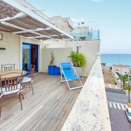 Stunning Apartment In Moncofa With House Sea View, hotel in Moncófar
