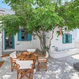 Tinos Traditional Patio House, hotel v destinaci Arnados