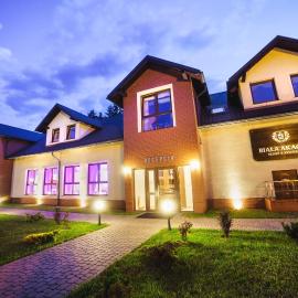 Biała Akacja Resort & Business, ξενοδοχείο σε Prudnik