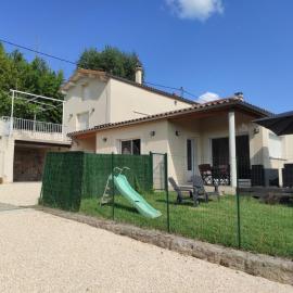 Villa Romane, hotel u gradu Obena