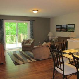 Beulah Land Guest House w/King Bed & Jacuzzi Tub, hotel a Benzonia