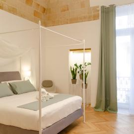"San Lorenzo Luxury Apartment" - Jacuzzi & Historic Center, hotel v destinaci Brindisi