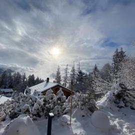 Superbe chalet 12 personnes vue imprenable 2nuits min, hotel din Anzère