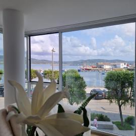 Apartamentos Puerto Camariñas, hótel í Camariñas