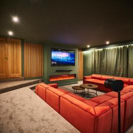 The Old Stables - Hot Tub, Sauna and Cinema, hotel em Alyth