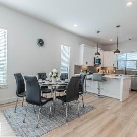Luxury Charming 3BR 3Bath Free Wi-FI 8 Guests, Gated Home, Houston Downtown