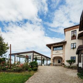 Agriturismo La Torricella, hotel en Monforte dʼAlba