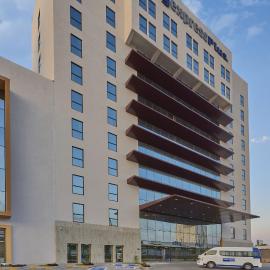 City Express Plus by Marriott Leon Centro de Convenciones، فندق في ليون