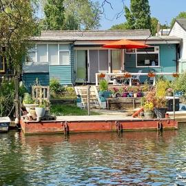 Idyllic Island Cottage with Boat、ハンプトンのホテル