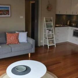 Modern 1 bed-walk Casino riverfront 5 mins to CBD