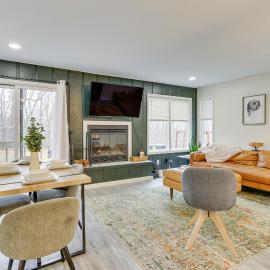 East Stroudsburg Townhouse < 1 Mi to Ski Area!, hotel v destinácii East Stroudsburg