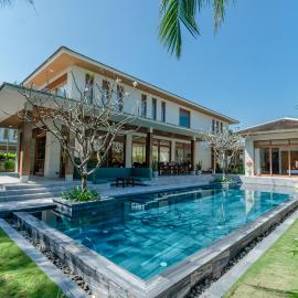 Tận hưởng Biệt thự 5 phòng ngủ với hồ bơi riêng biệt